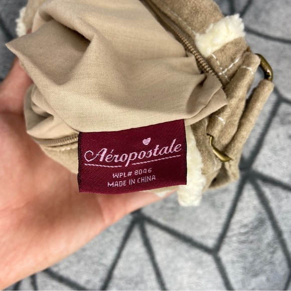 Aeropostale Y2K Beige Sherpa Trim Toggle Mini Purse Hand Bag NWT J - Picture 4 of 7